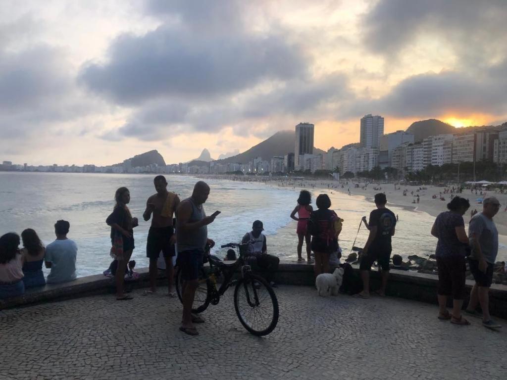 Copacabana rua tranquila e arborizada perto de tudo Posto 2 Río de Janeiro Exterior foto